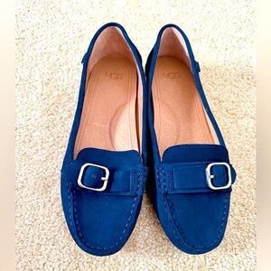 UGG Women’s Navy Leather Flats - Size 7
